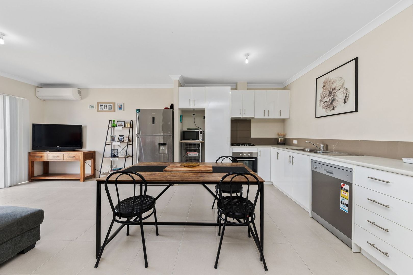 1/64 Dowitcher Loop, Gosnells WA 6110, Image 1