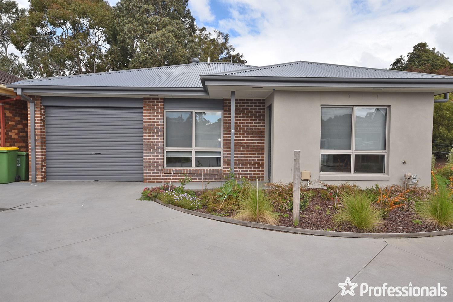 4 Reska Place, Mooroolbark VIC 3138 House For Rent Domain