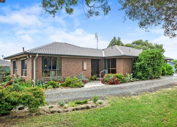 9 Tinworth Avenue, Mount Clear VIC 3350