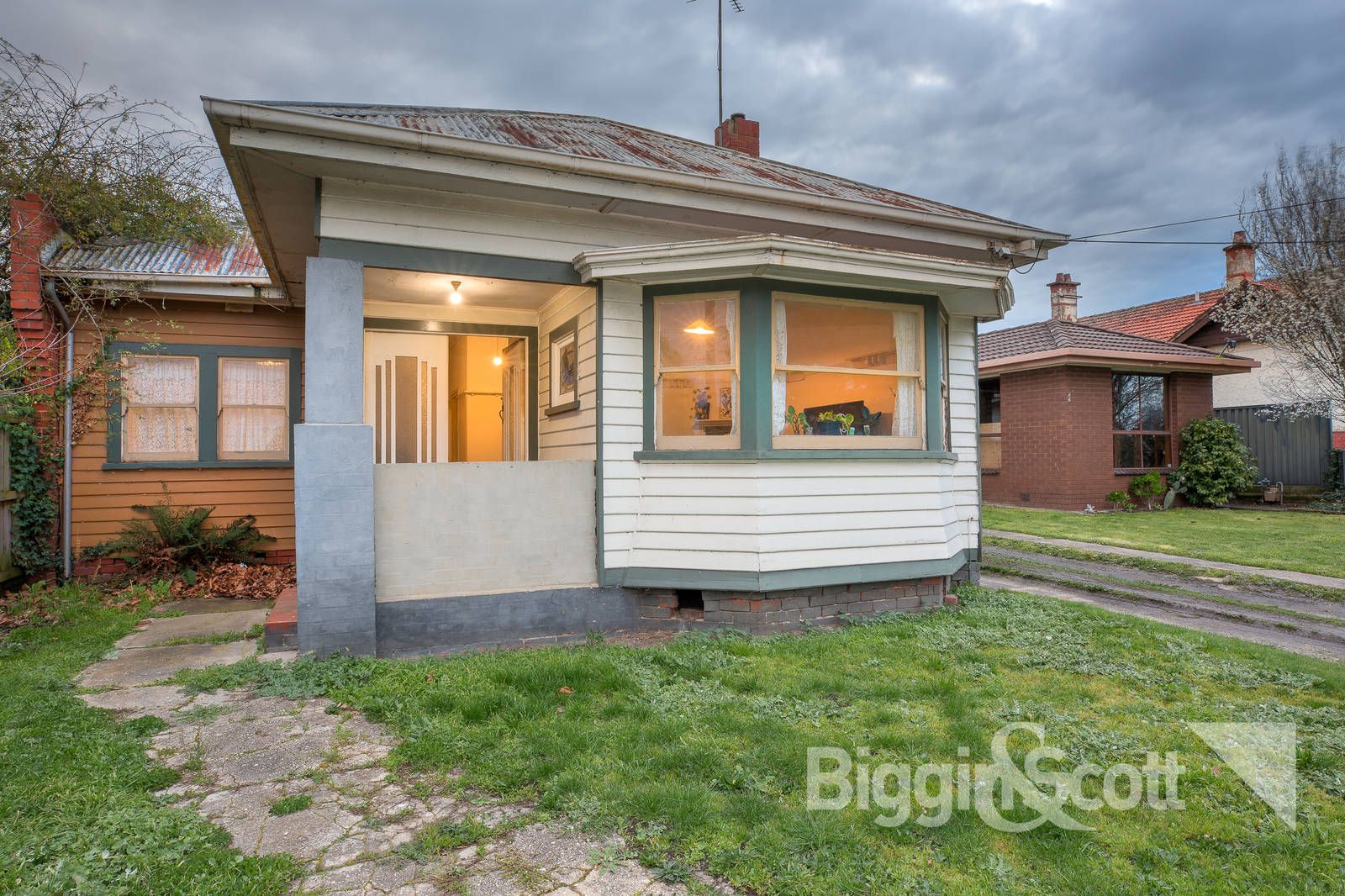 25 Burnbank Street, Lake Wendouree VIC 3350, Image 0