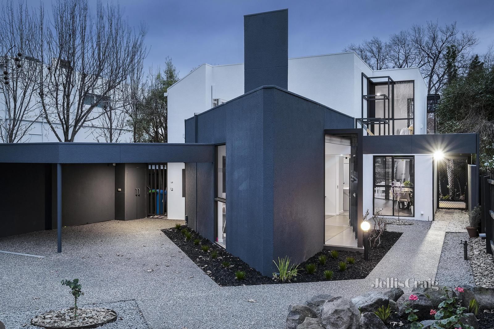 3 bedrooms House in 895 Hampton Street BRIGHTON VIC, 3186