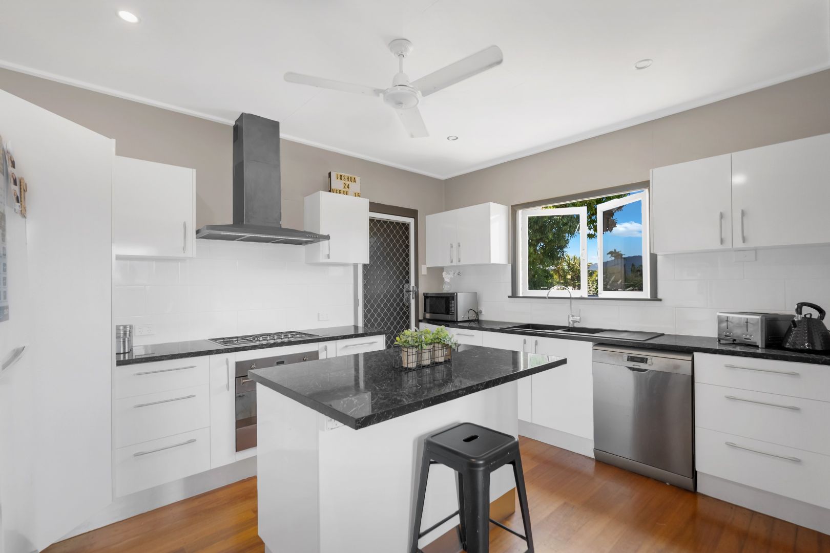 14 Kingsford Street, Mooroobool QLD 4870 Domain