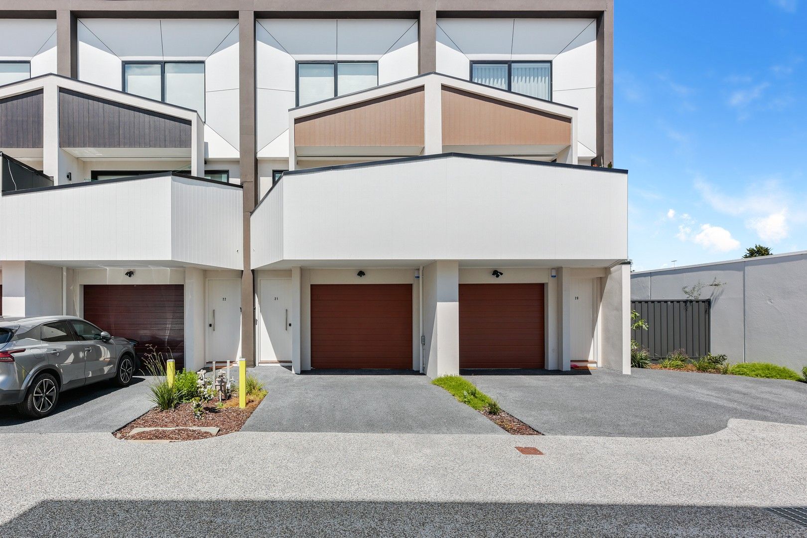 3 bedrooms Townhouse in 21/5-7 Manikato Ave MORDIALLOC VIC, 3195