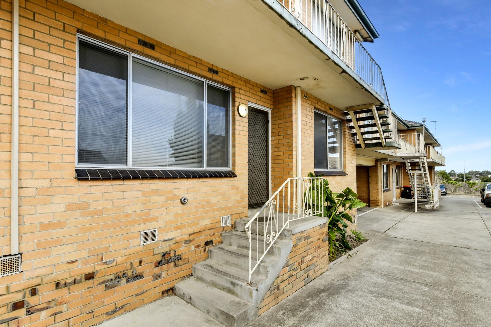 4/15 Hutton Street, Dandenong VIC 3175 Apartment For Rent 330 Domain