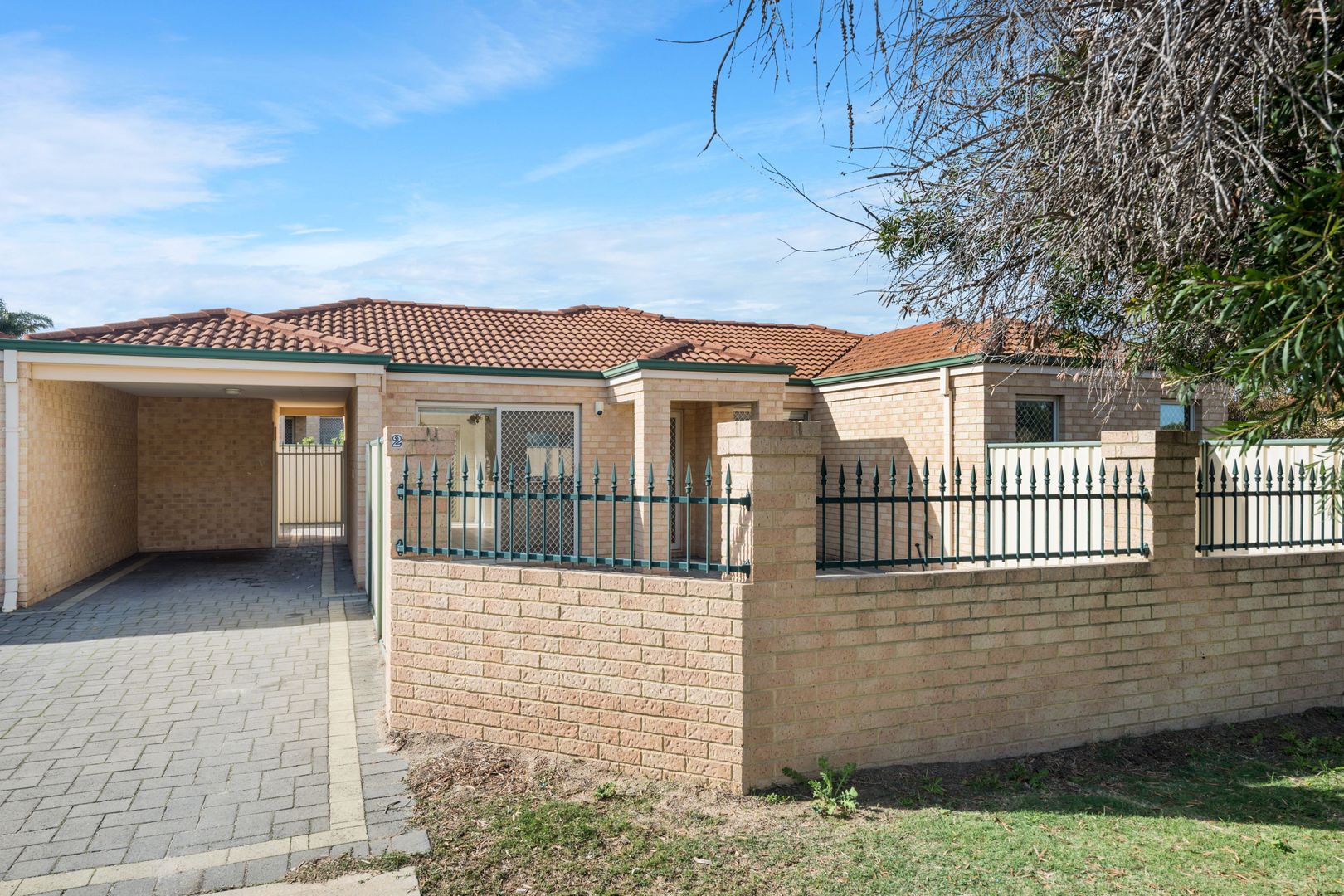 3 bedrooms Villa in 2/4-12 Ayer Road QUEENS PARK WA, 6107