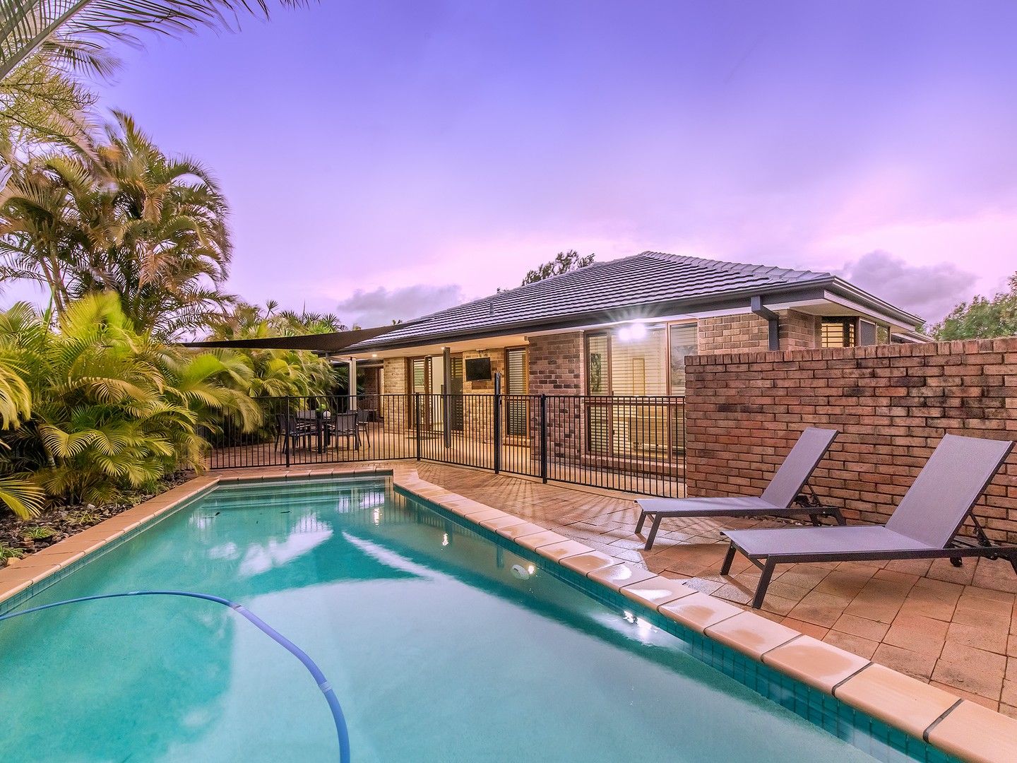 3 Leeway Place, Clear Island Waters QLD 4226, Image 0