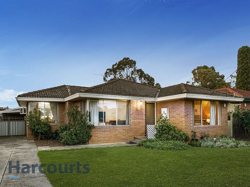 7 Thomas Avenue, Melton South VIC 3338, Image 0