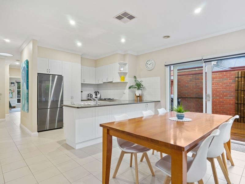 1/50 Beaconsfield Road, Briar Hill VIC 3088, Image 1