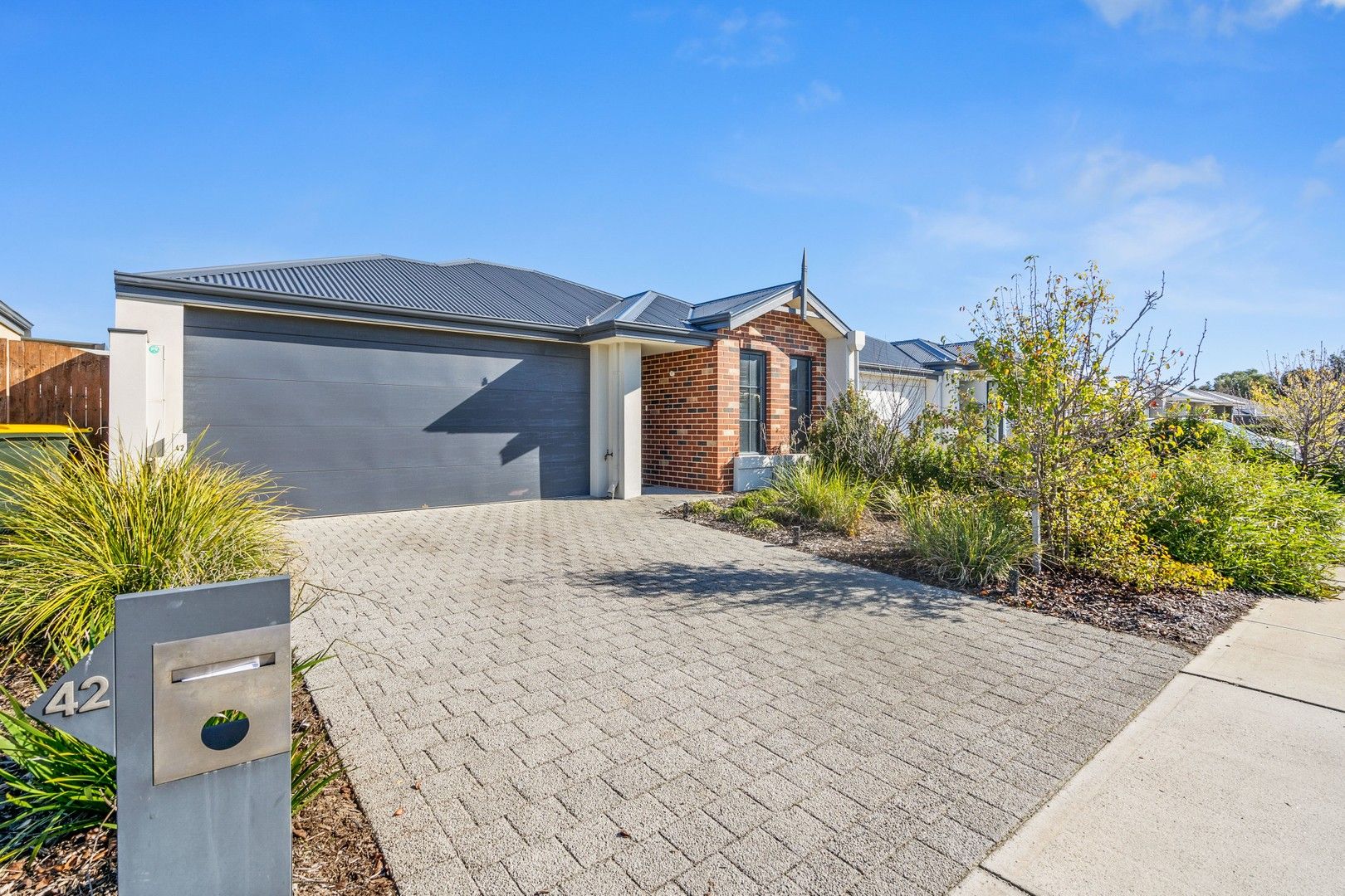 3 bedrooms House in 42 Laylock Avenue AVELEY WA, 6069
