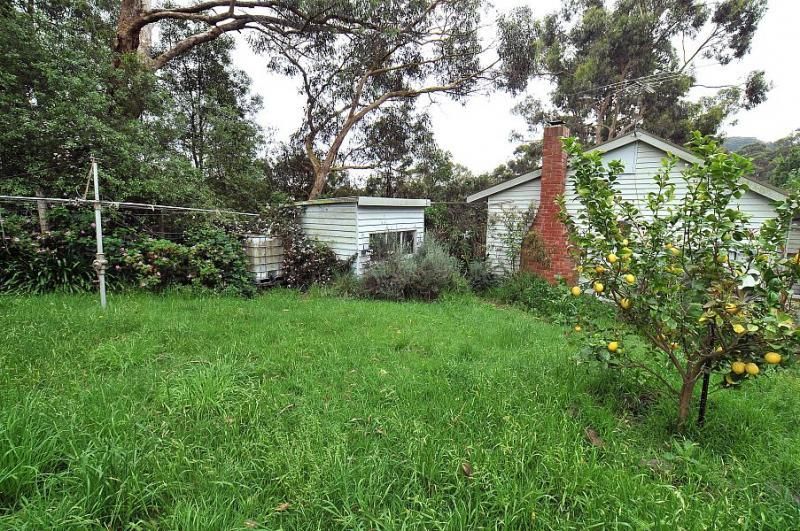 21 Batesleigh Road, SELBY VIC 3159, Image 2