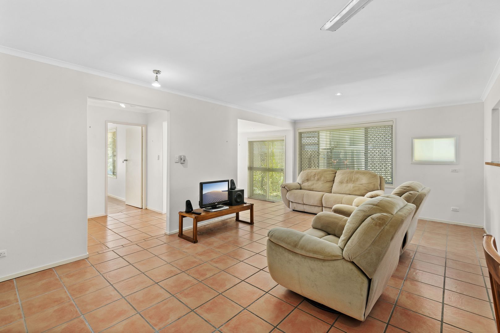 20 Dilgara Street, Tugun QLD 4224, Image 2