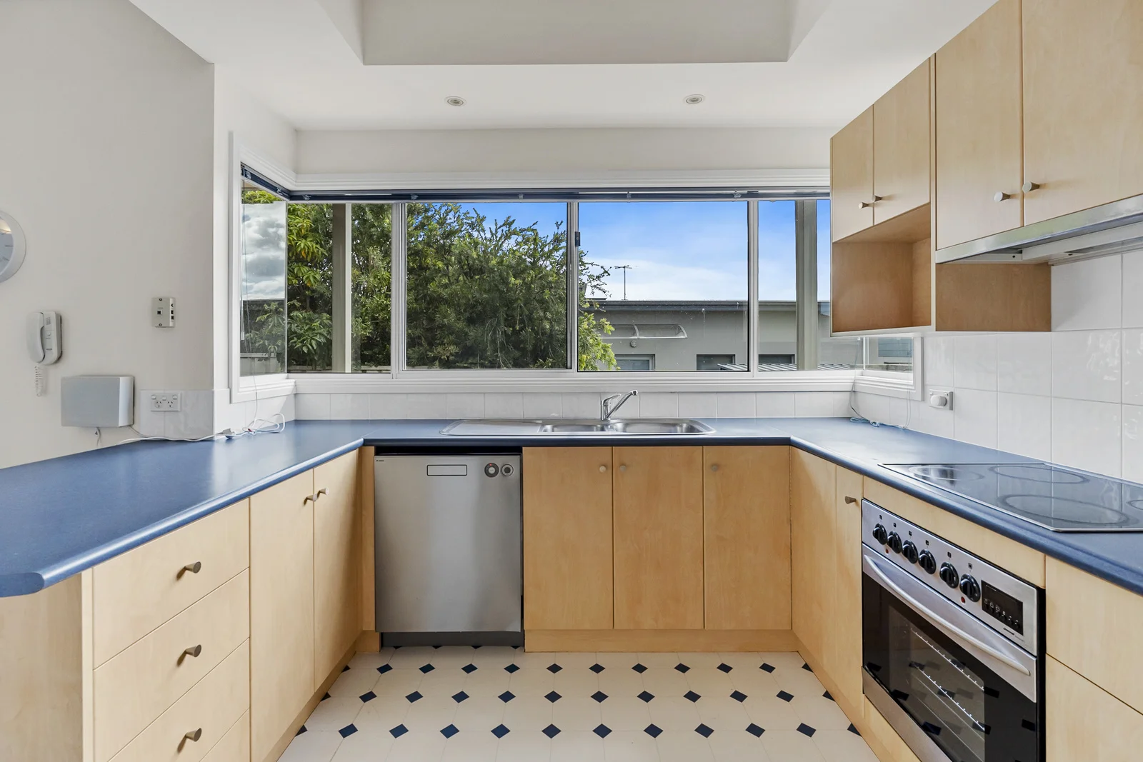 Additional image 10 of 3/190 Roslyn Avenue, Blackmans Bay TAS 7052