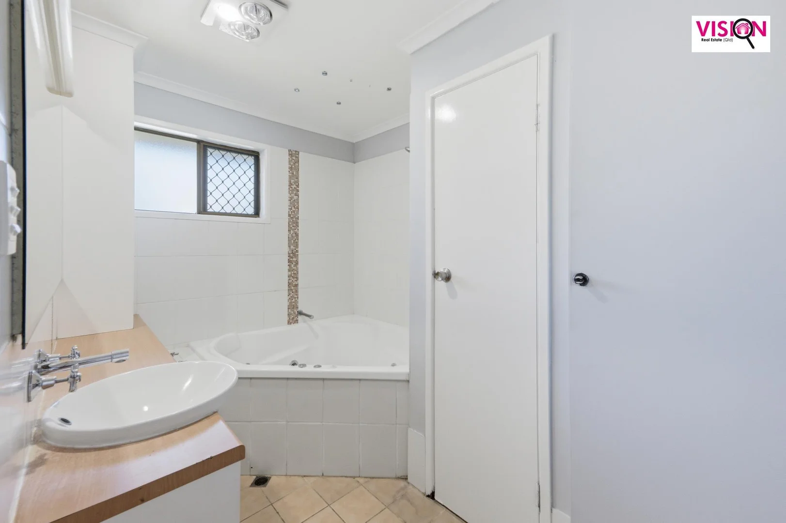 Additional image 5 of 9 Viola, Glenella QLD 4740