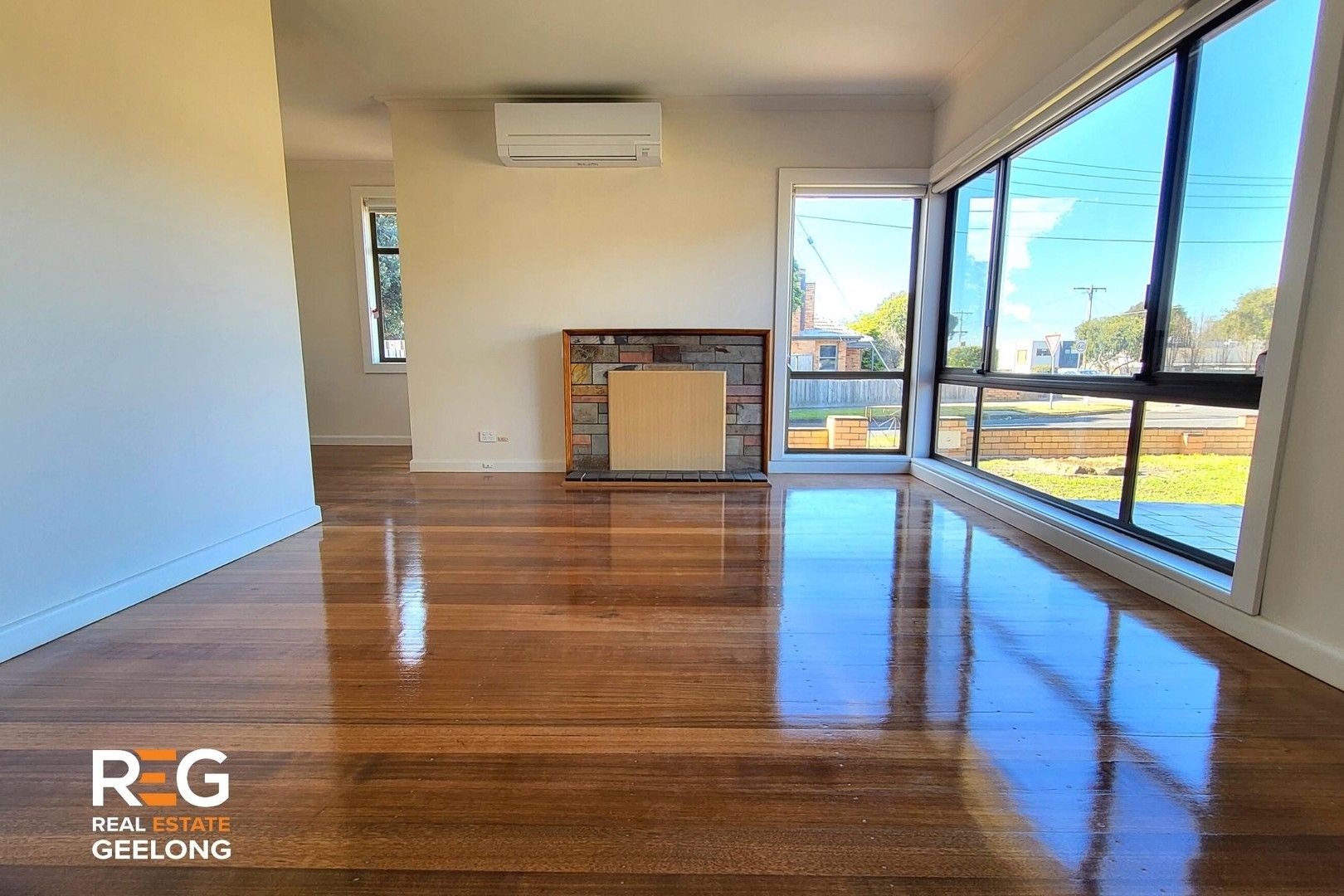 3 bedrooms House in 120 Barrabool Road HIGHTON VIC, 3216