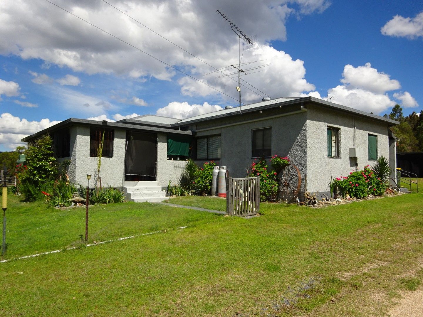 118 Watters Rd, Ballandean QLD 4382 House for Sale 487,000