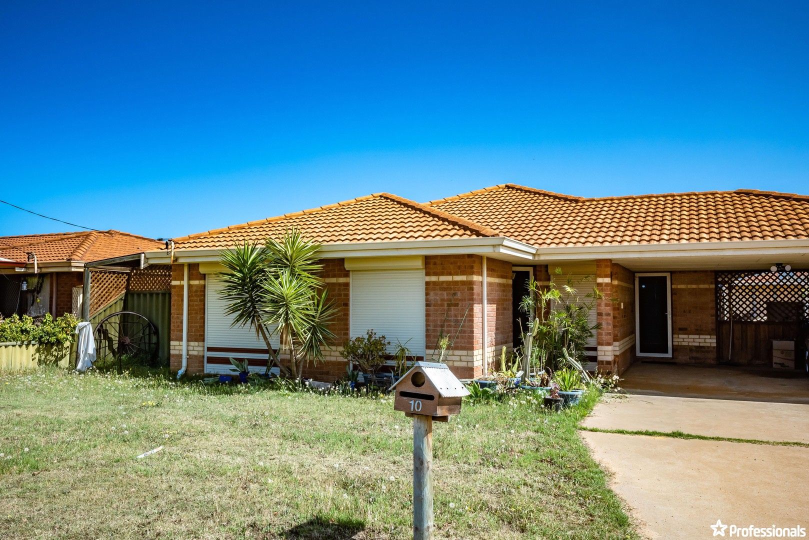 10 Yarraman Road, Waggrakine WA 6530, Image 0