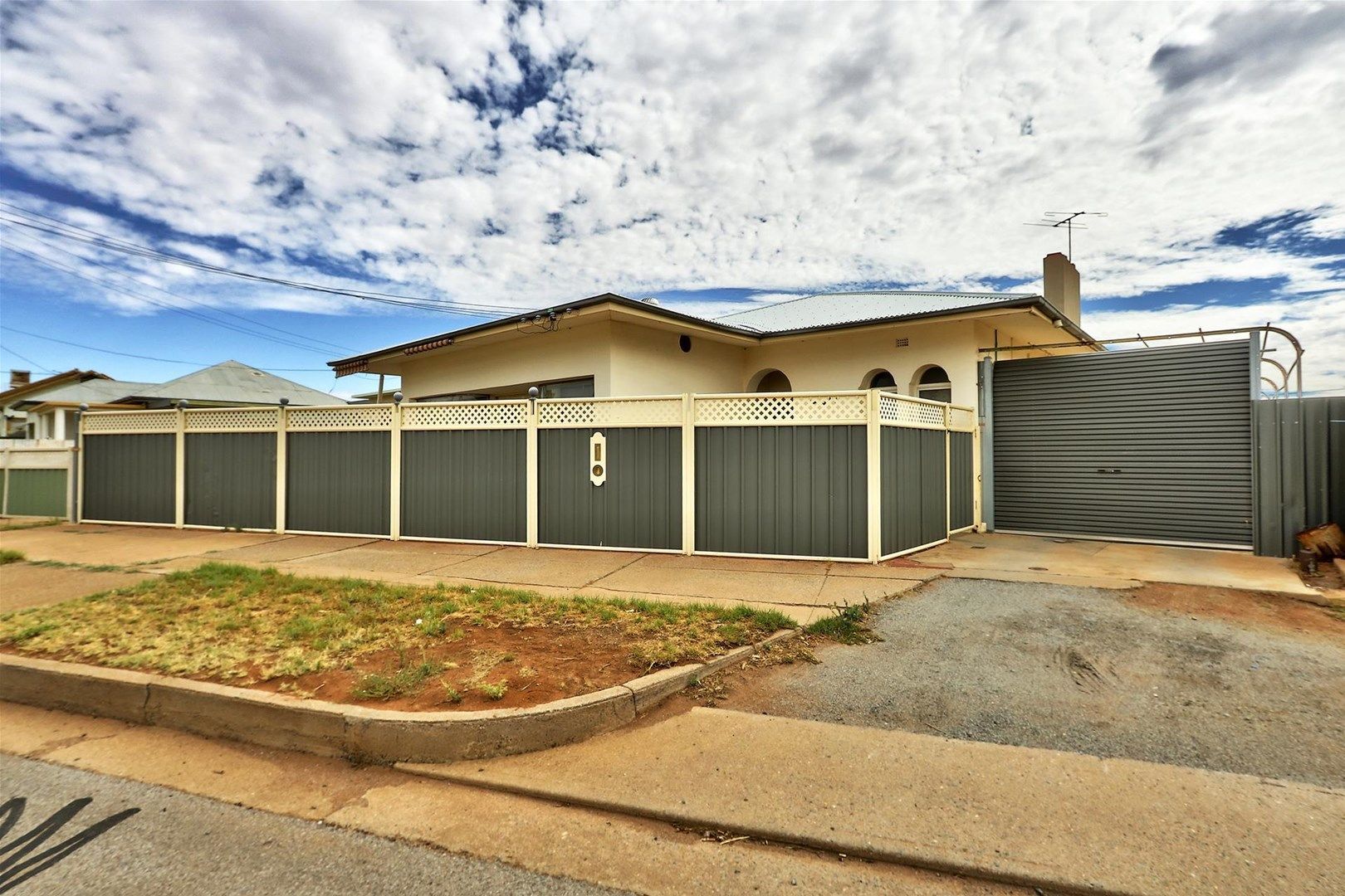 330 Brookfield Avenue, Broken Hill NSW 2880