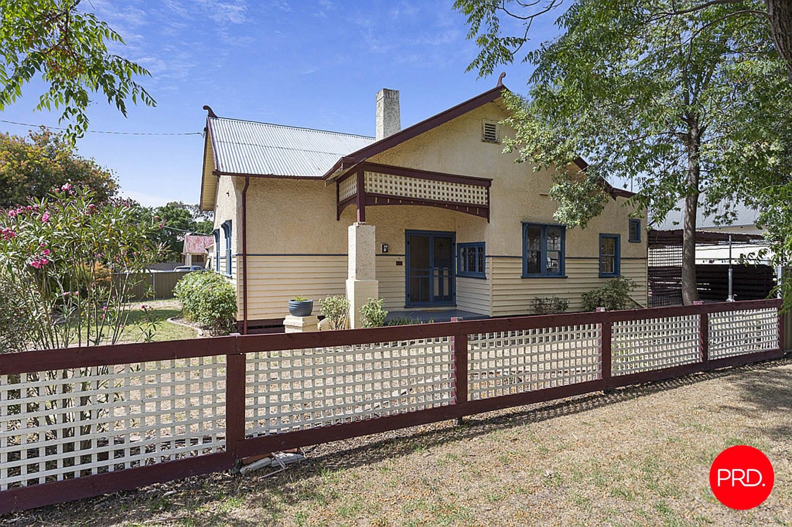 5 bedrooms House in 60 Russell Street QUARRY HILL VIC, 3550