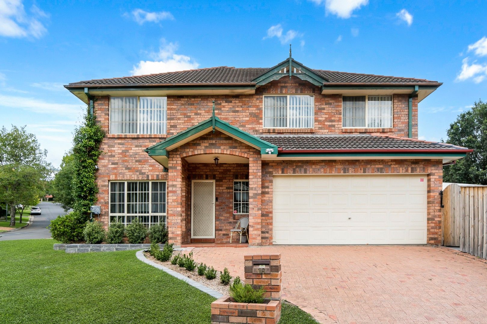 4 bedrooms House in  CASTLE HILL NSW, 2154