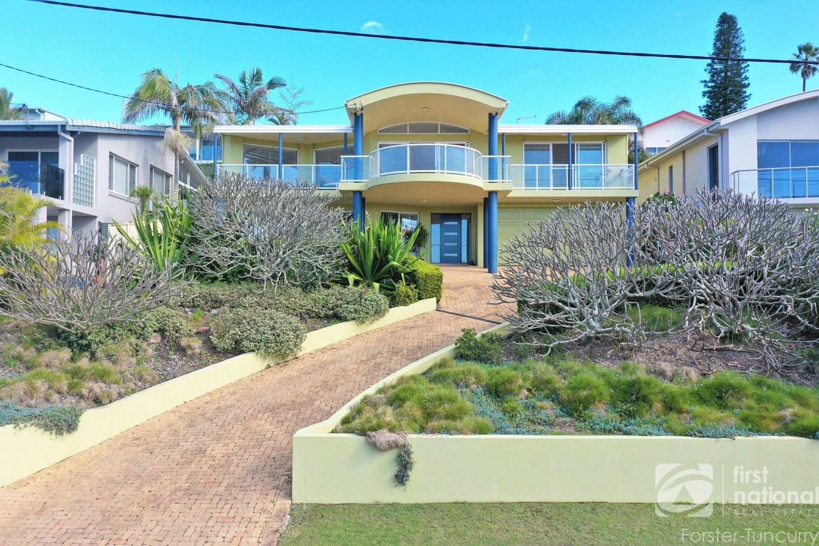 4 bedrooms House in 65 Underwood Road FORSTER NSW, 2428