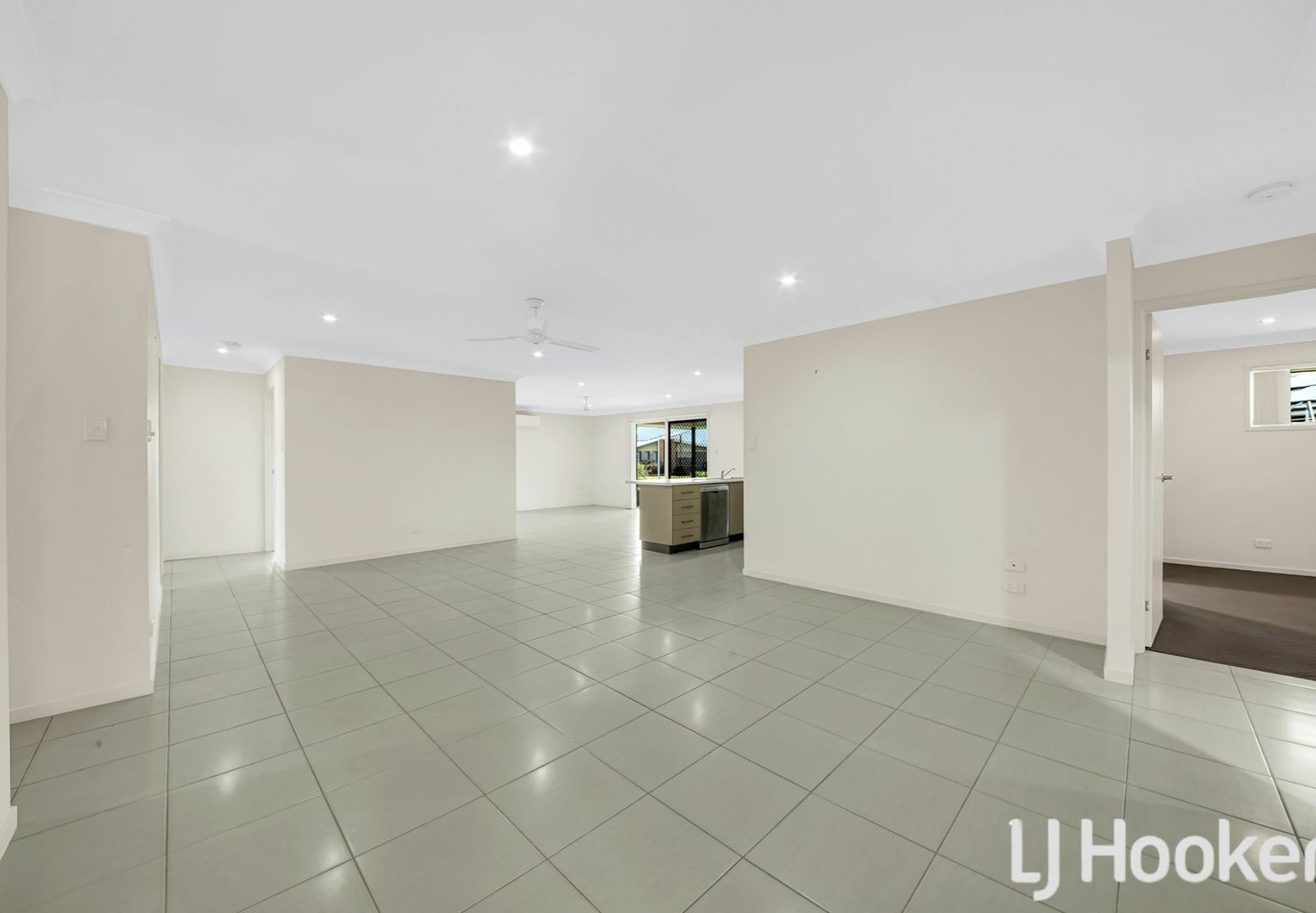 5 Sturt Court, Glen Eden QLD 4680, Image 2