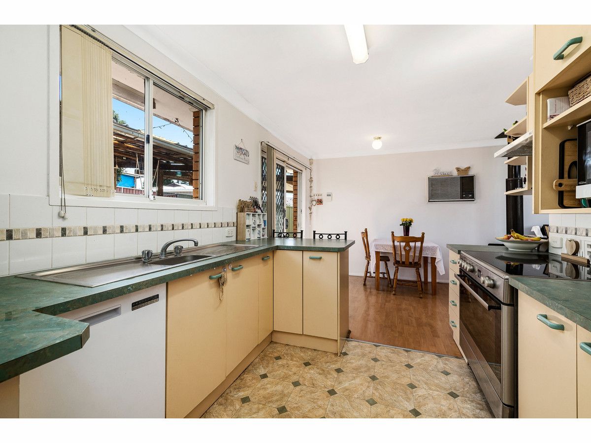 32 Chasselas Avenue, Eschol Park NSW 2558, Image 1