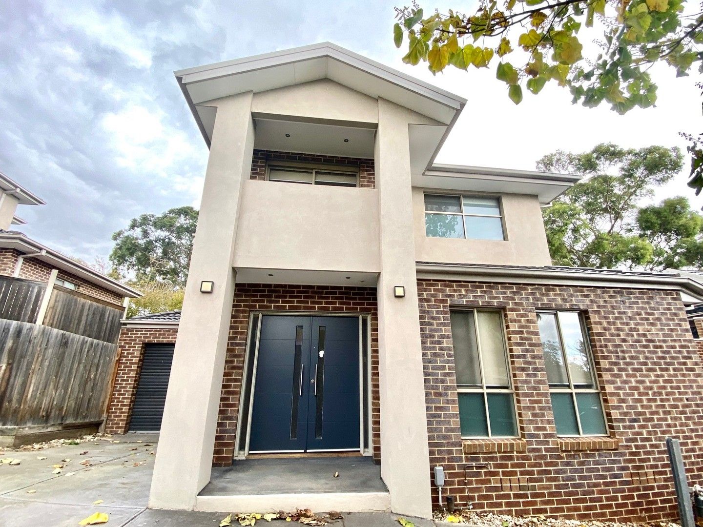 3 bedrooms Townhouse in 2/16 Streldon Avenue STRATHMORE VIC, 3041