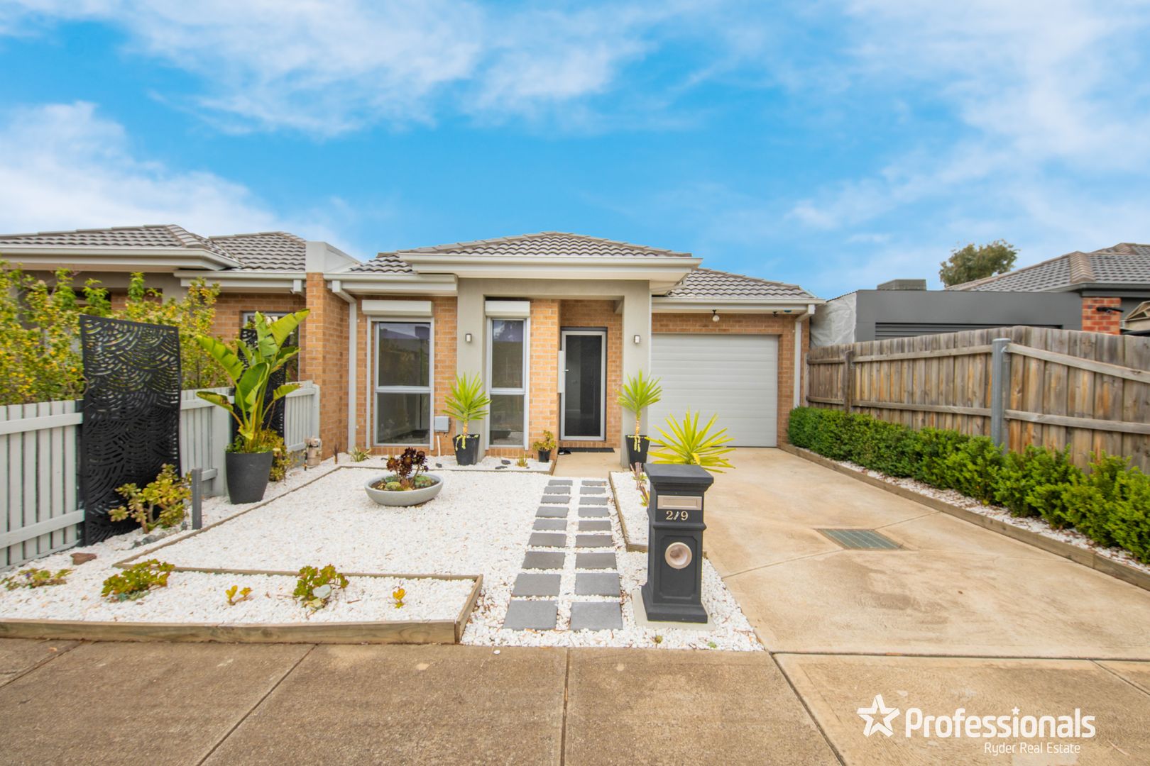 2/9 Cooloongup Cres, Melton West VIC 3337 House For Rent Domain