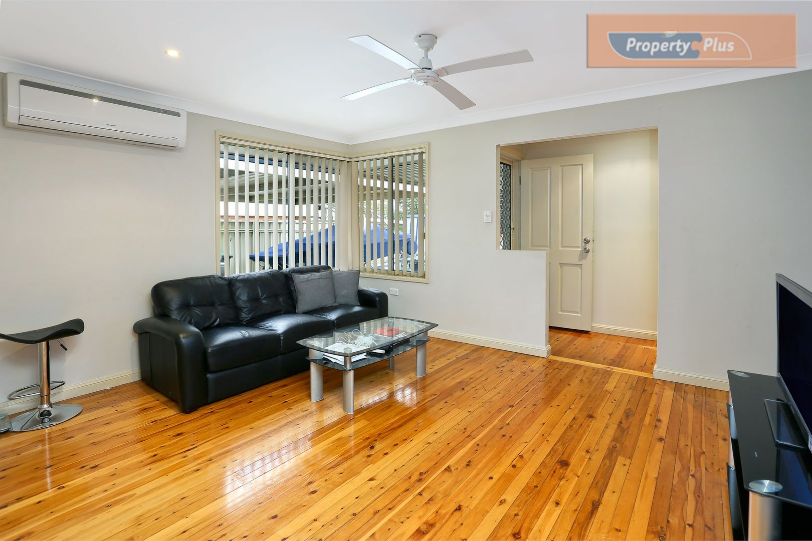 8 Cindy Place, Colyton NSW 2760, Image 2