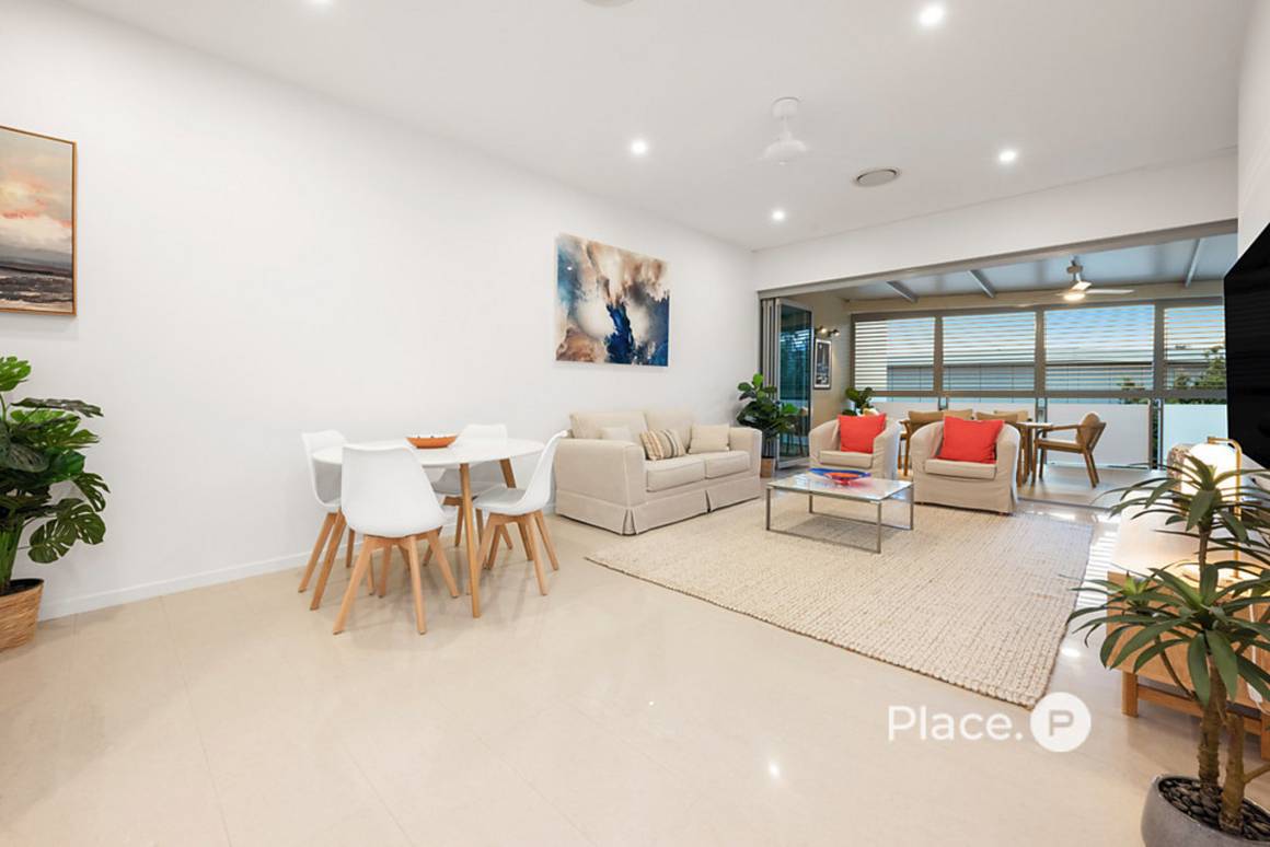 4/232 Oxford Street Balmoral 4171 - Image 5