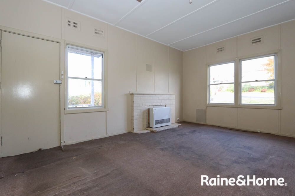 5 McKenzie Place, West Bathurst NSW 2795, Image 2