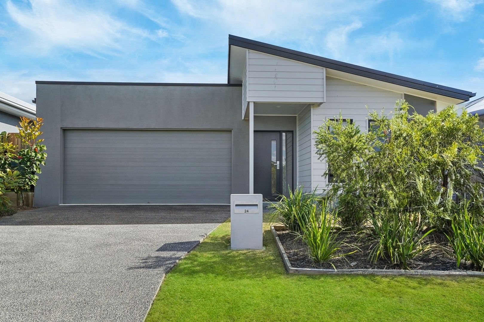4 bedrooms House in 24 Tulip Tree Street PARK RIDGE QLD, 4125