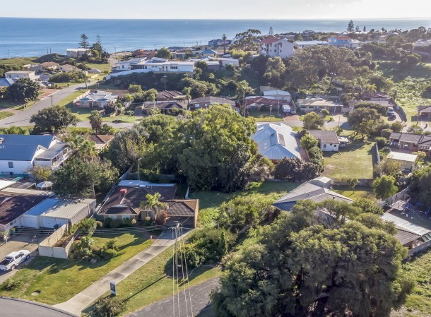 10A Rose Street, Halls Head WA 6210