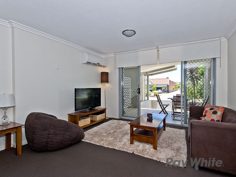 2/219 Tufnell Road, BANYO QLD 4014, Image 2
