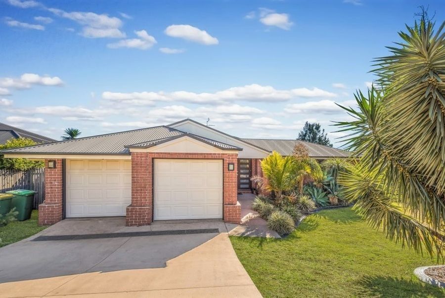 4 bedrooms House in 21 Diamantina Drive GLENVALE QLD, 4350