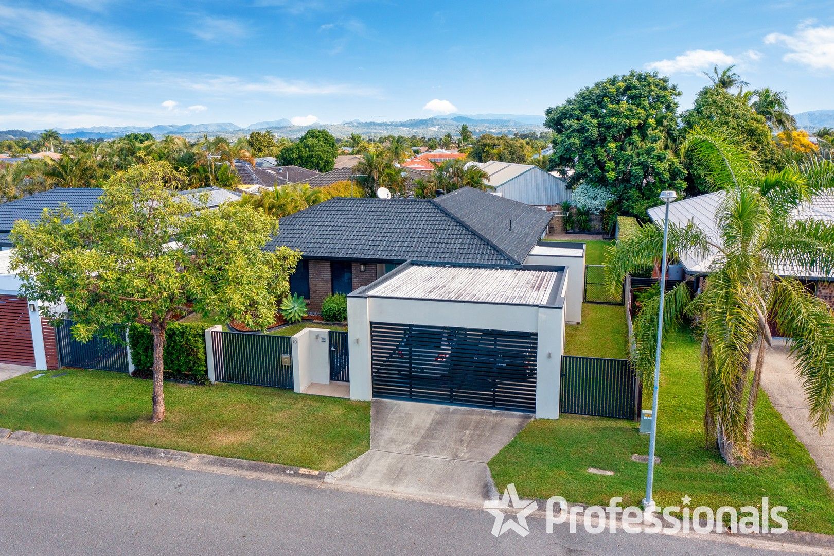10 Grebe Place, Burleigh Waters QLD 4220, Image 0