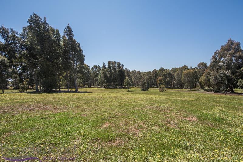 35 Hawkstone Street, Gidgegannup WA 6083, Image 2