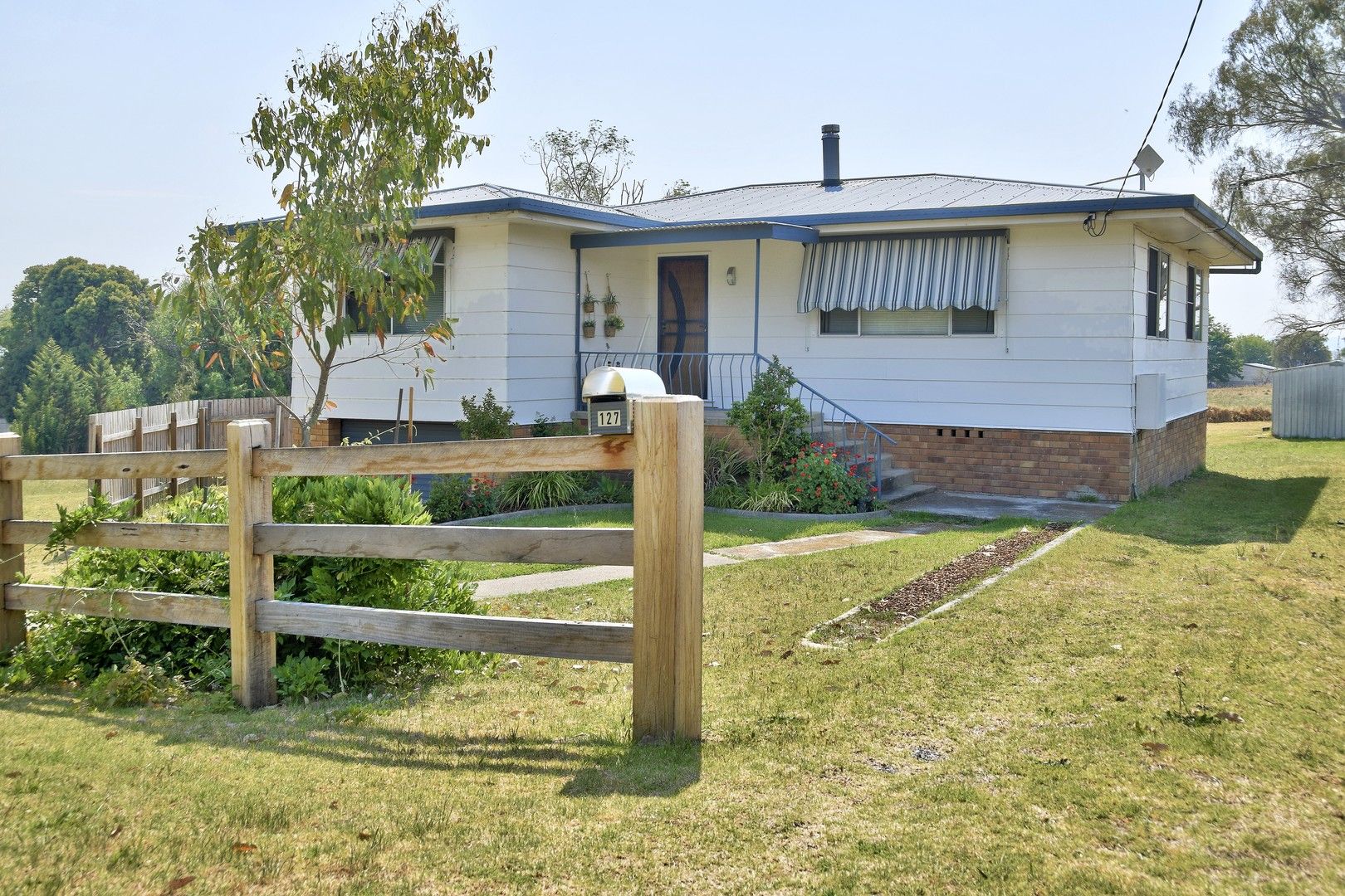 127 Duncan Street, Tenterfield NSW 2372 Domain