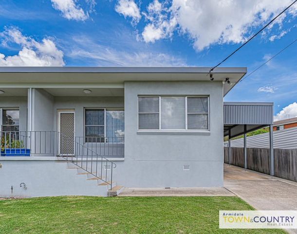 2/14 Chestnut Avenue, Armidale NSW 2350