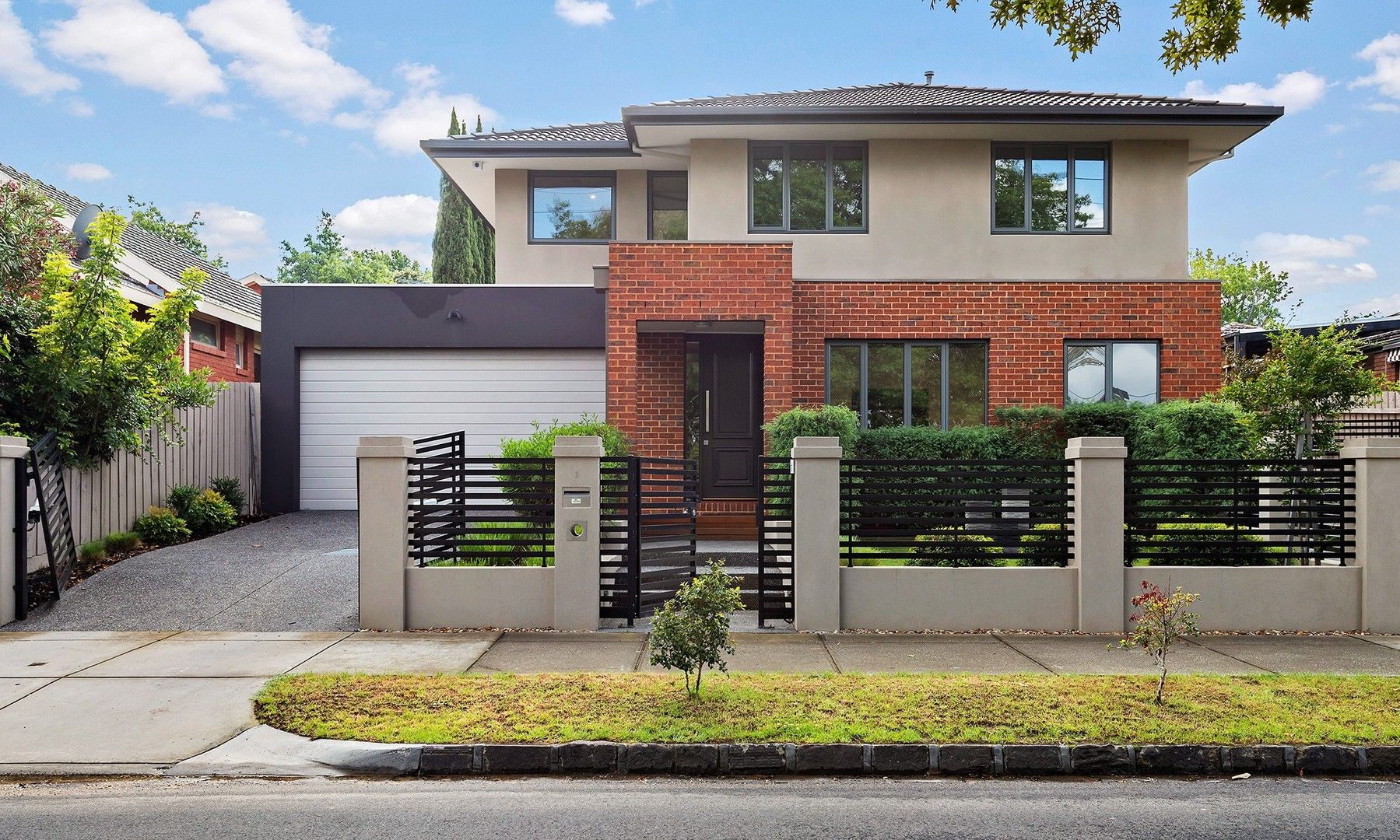 4 bedrooms Townhouse in 1/55 Ashburn Grove ASHBURTON VIC, 3147