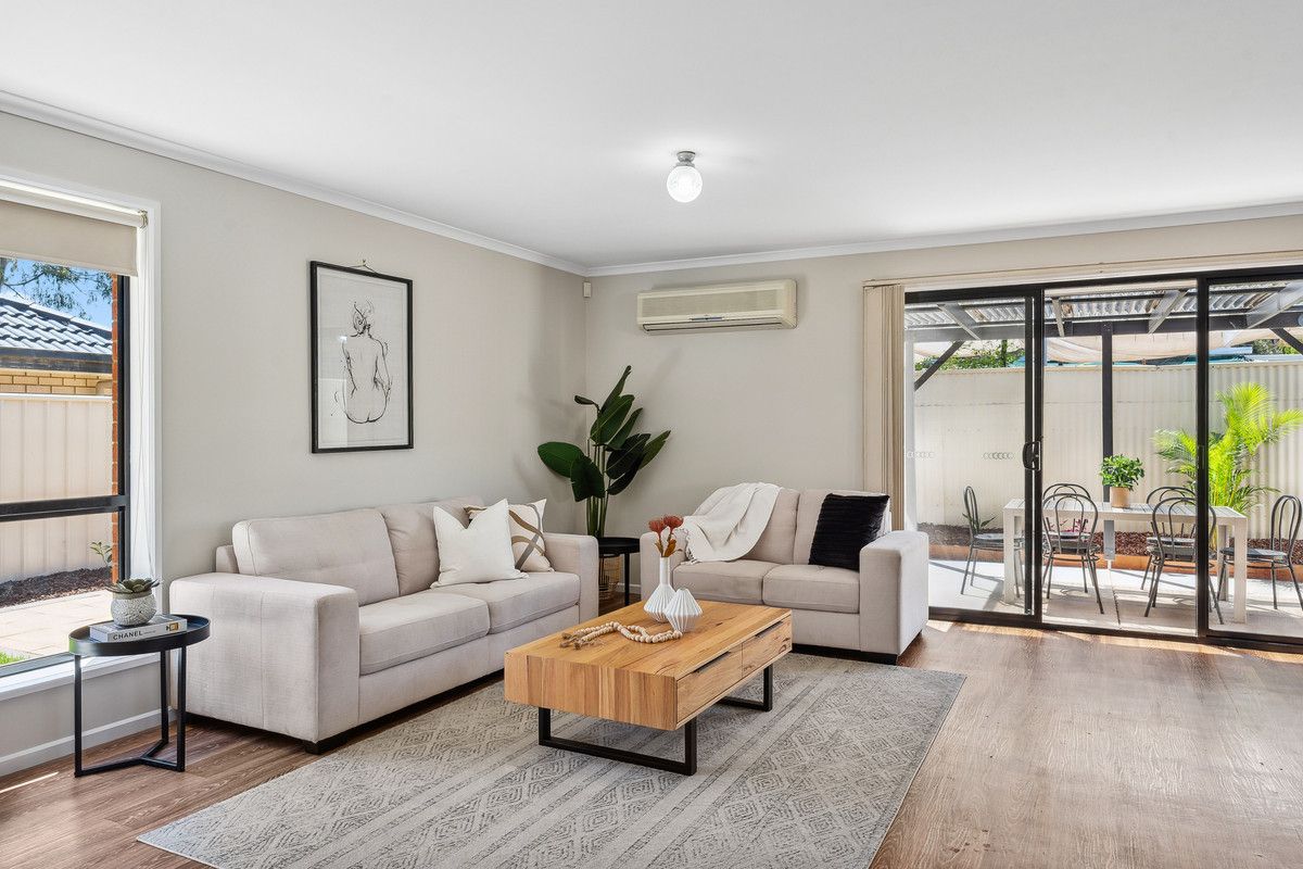 4/12 Johnson Street, Pooraka SA 5095, Image 2