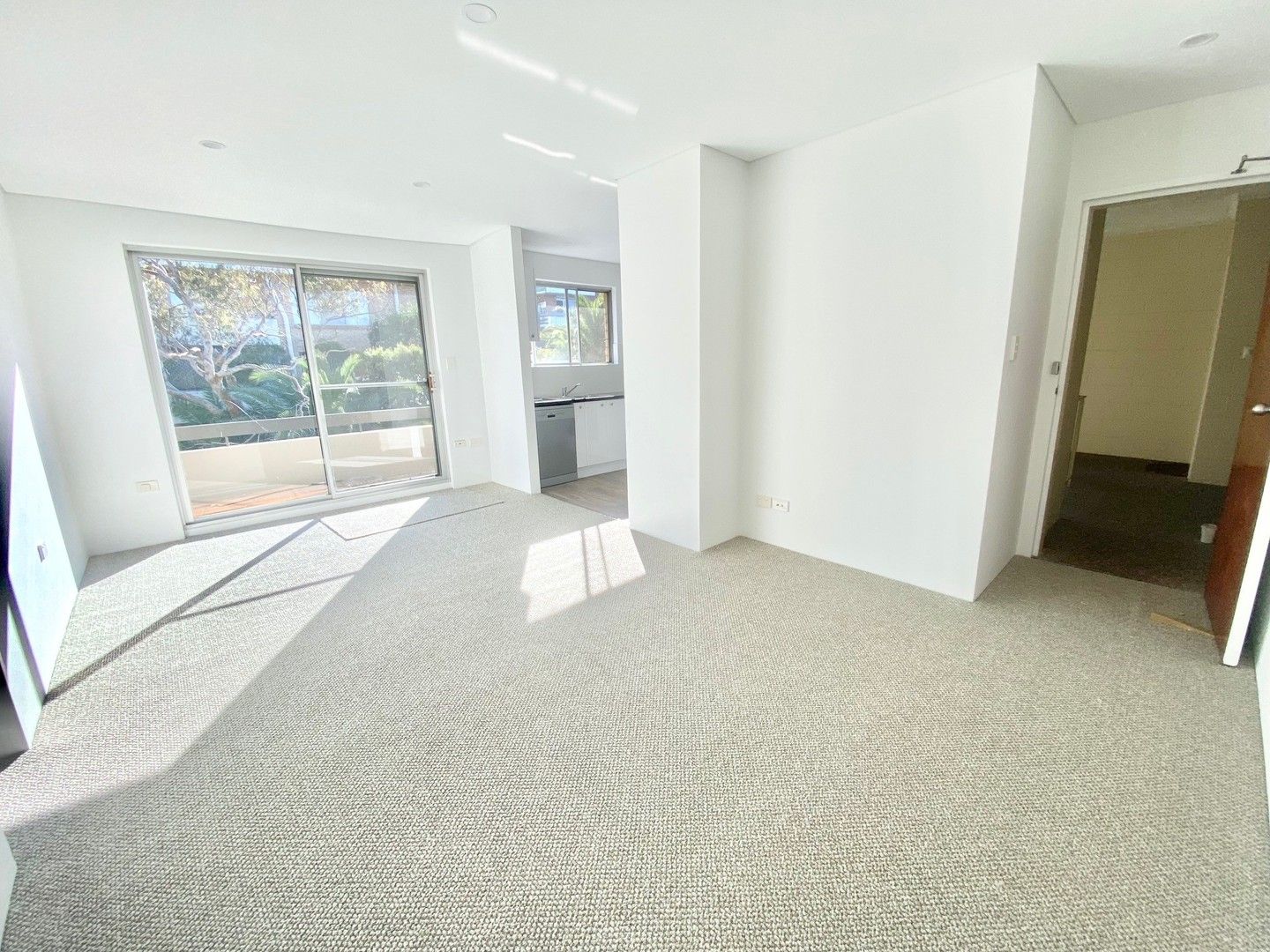 2 bedrooms Apartment / Unit / Flat in 17/105 Queenscliff Rd QUEENSCLIFF NSW, 2096