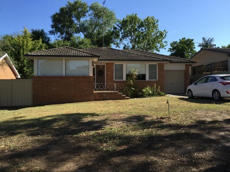 3 bedrooms House in 8 Tallowwood Crescent BRADBURY NSW, 2560