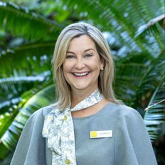 Ray White Townsville - Julie Mahoney