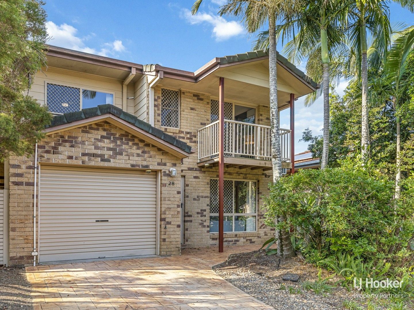 3 bedrooms Townhouse in 28/12 Grandchester Street SUNNYBANK HILLS QLD, 4109