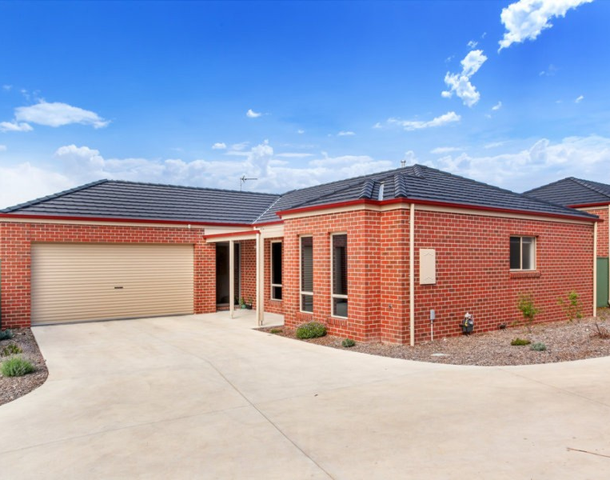 2/6 Sainsbury Court, Mount Clear VIC 3350