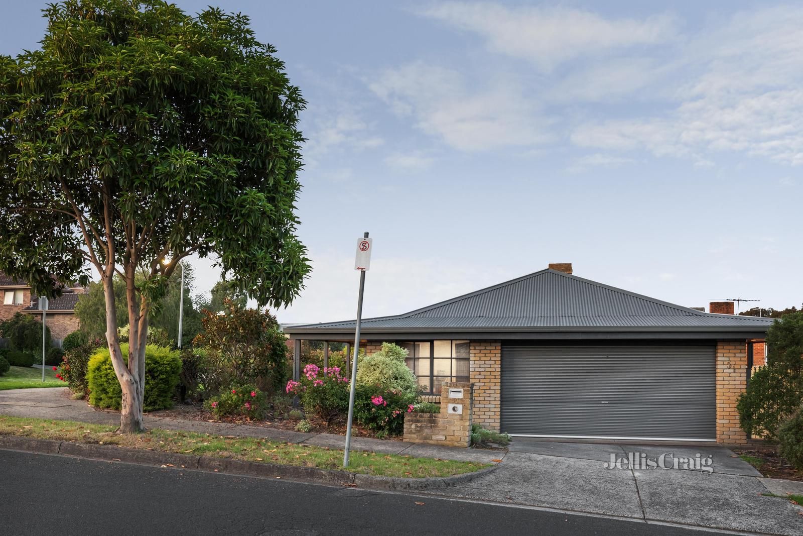 51 Calendonia Drive, Eltham North VIC 3095, Image 2