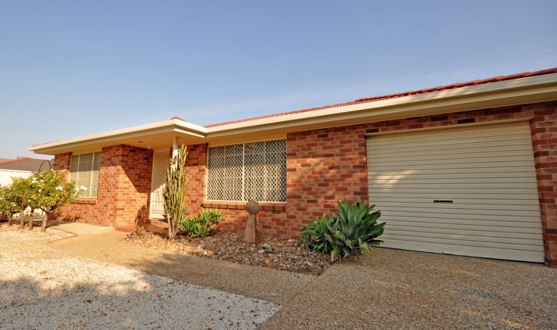 16 Albion Grove Crescent, Griffith NSW 2680, Image 0