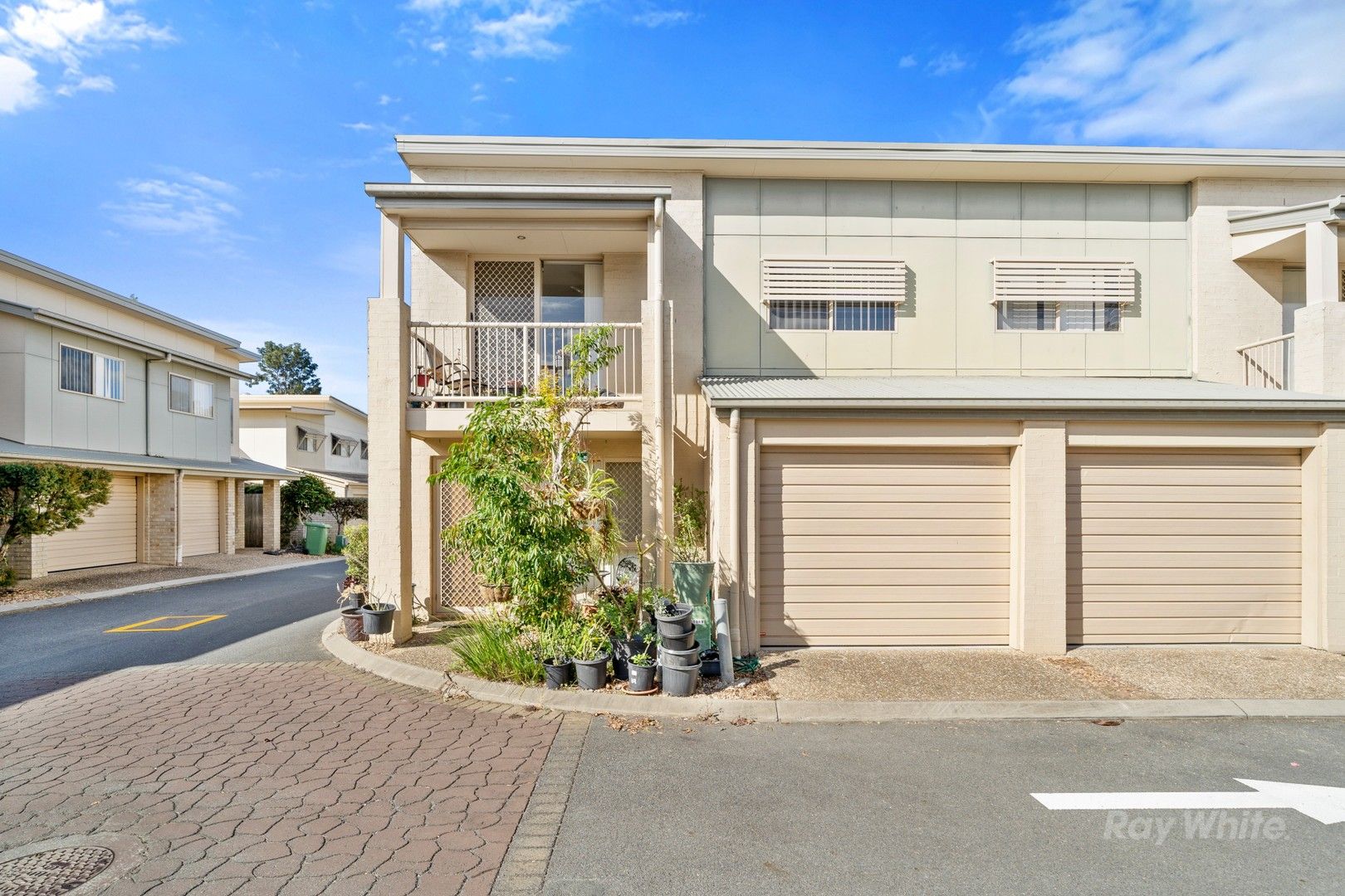 3 bedrooms Townhouse in 17/172-180 Fryar Road EAGLEBY QLD, 4207