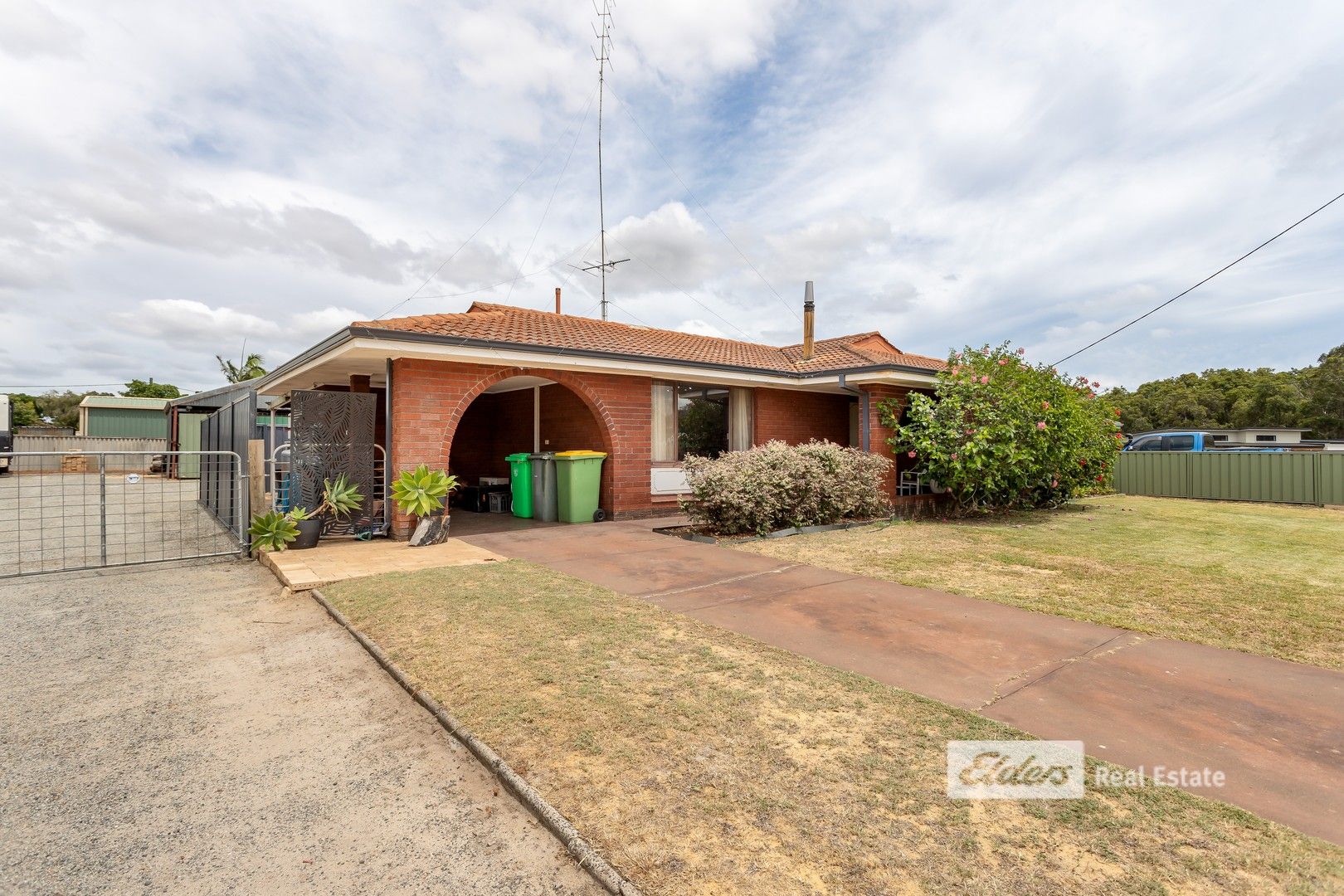 3 bedrooms House in 3A Merritt Street CAPEL WA, 6271